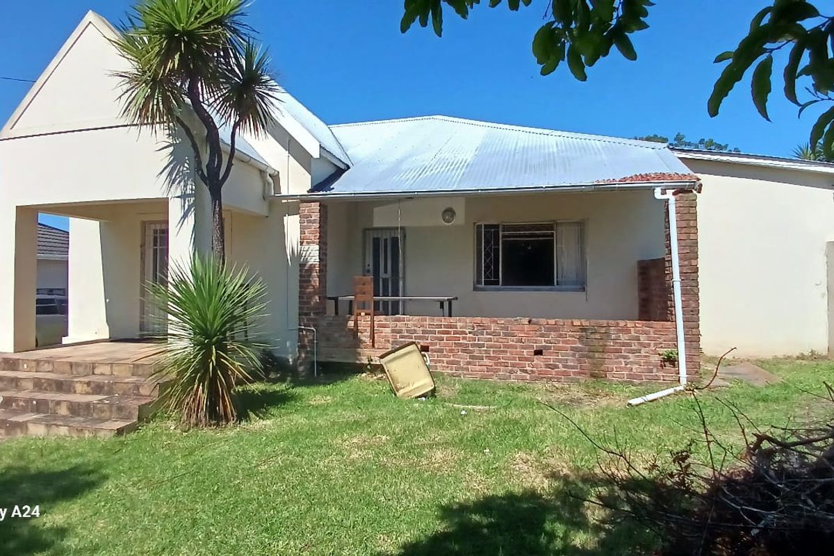 Spacious 4-Bedroom Home with Flatlet & Prime Location in Vincent - Photo 2