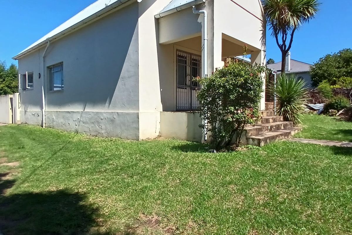 Spacious 4-Bedroom Home with Flatlet & Prime Location in Vincent - Photo 4