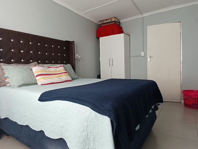 Spacious 4-Bedroom Home with Flatlet & Prime Location in Vincent - Photo 6