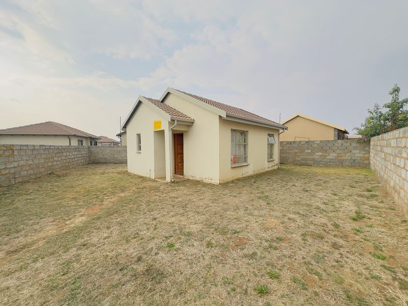 Perfect for first-time buyers and investors! - Photo 2