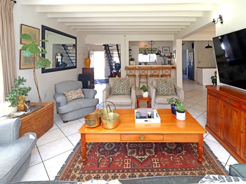 The White House is up for Sale! - Photo 3