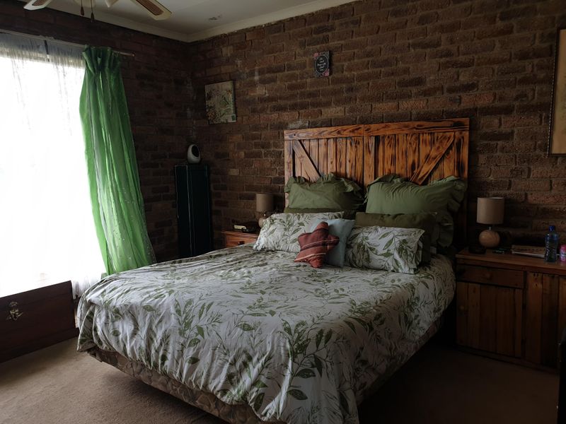 2 Bedroom house for sale - Photo 8