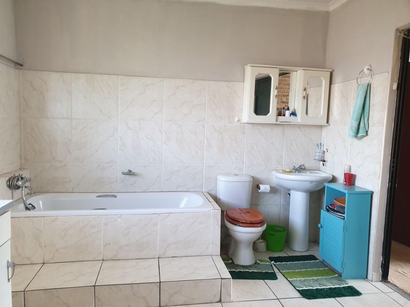 2 Bedroom house for sale - Photo 10