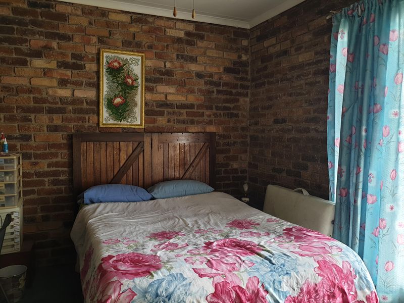 2 Bedroom house for sale - Photo 7