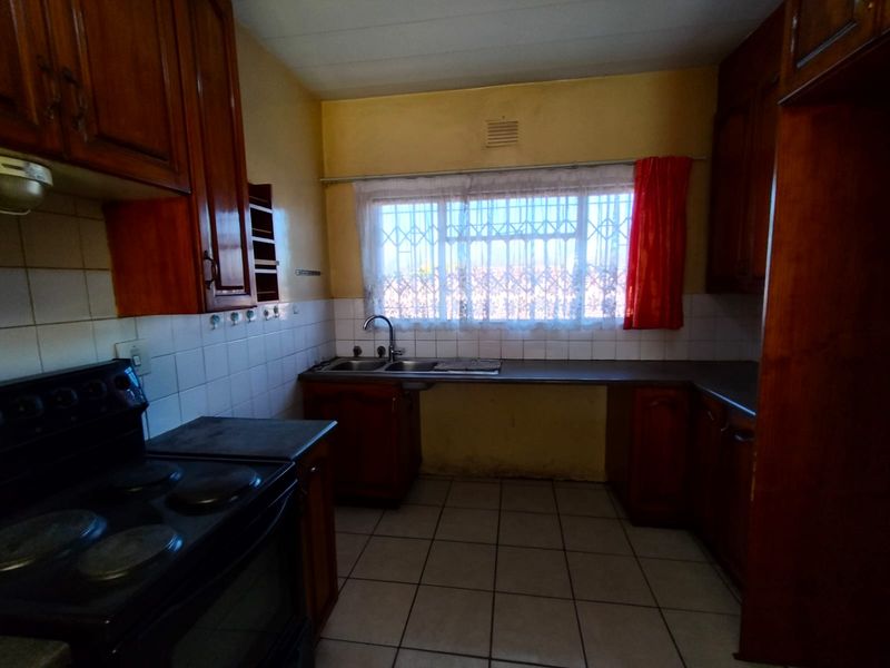 Cozy 2-Bedroom Apartment for Sale in Vanderbijlpark CW 3 - Photo 6