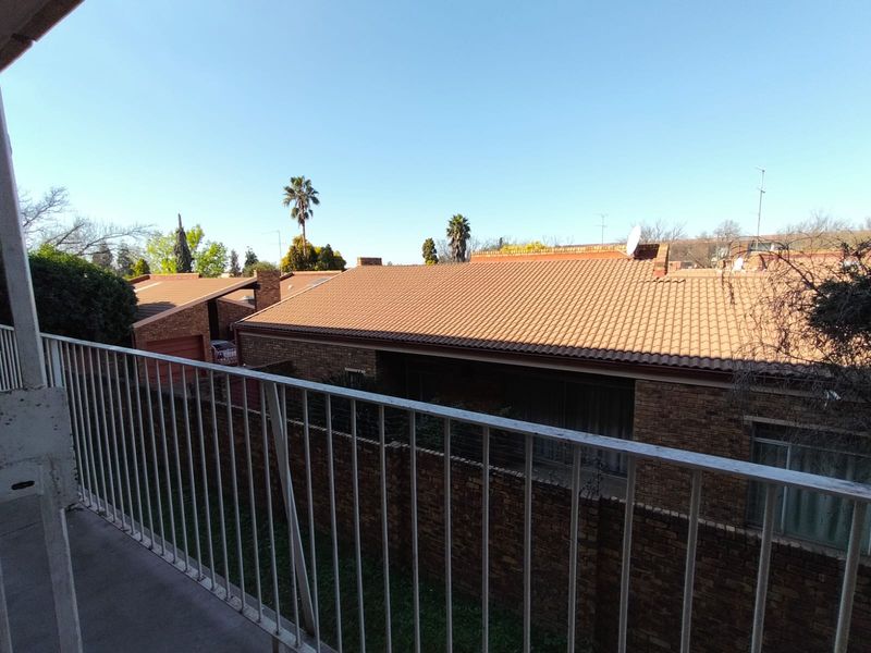 Cozy 2-Bedroom Apartment for Sale in Vanderbijlpark CW 3 - Photo 2