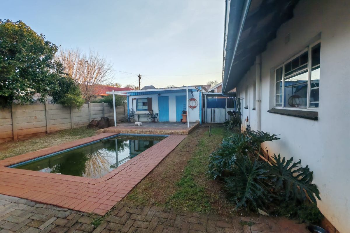 3 Bedroom House for Sale In Vaalpark - Photo 2