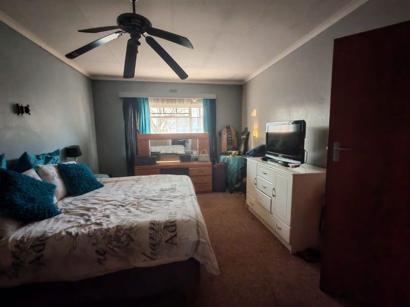 3 Bedroom House for Sale In Vaalpark - Photo 8