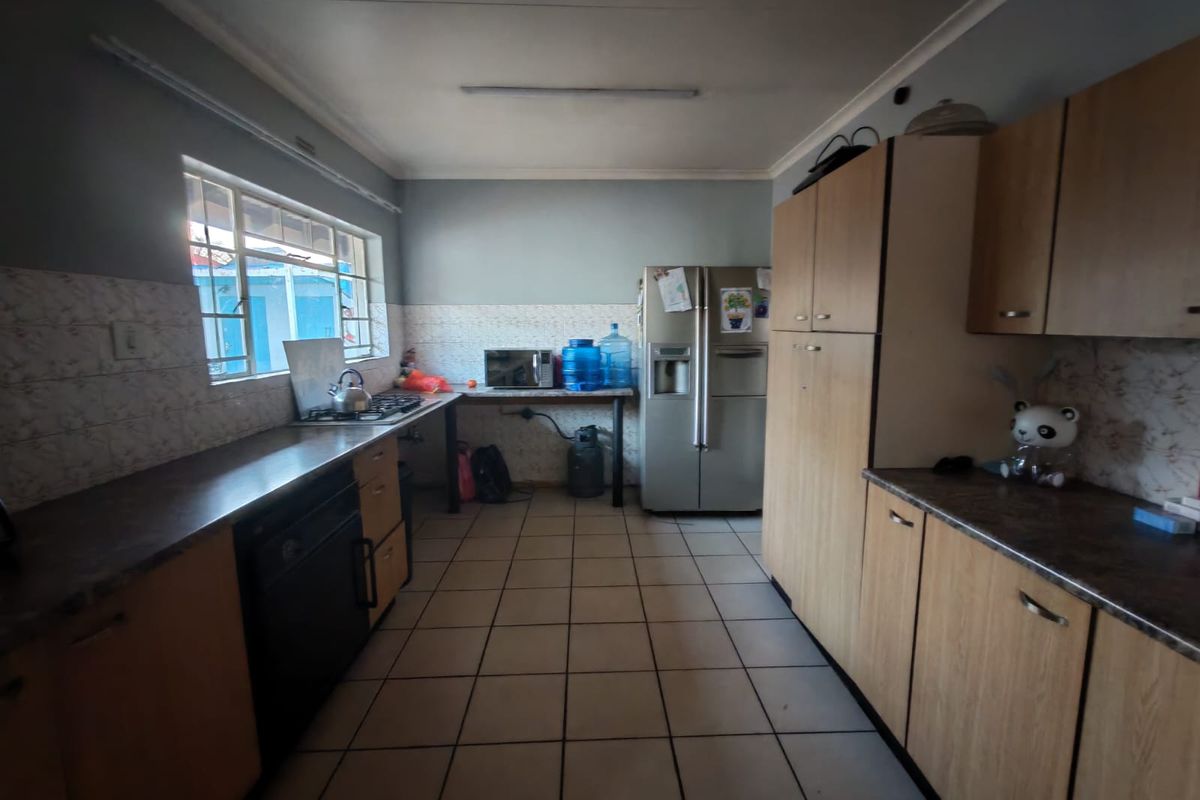 3 Bedroom House for Sale In Vaalpark - Photo 3