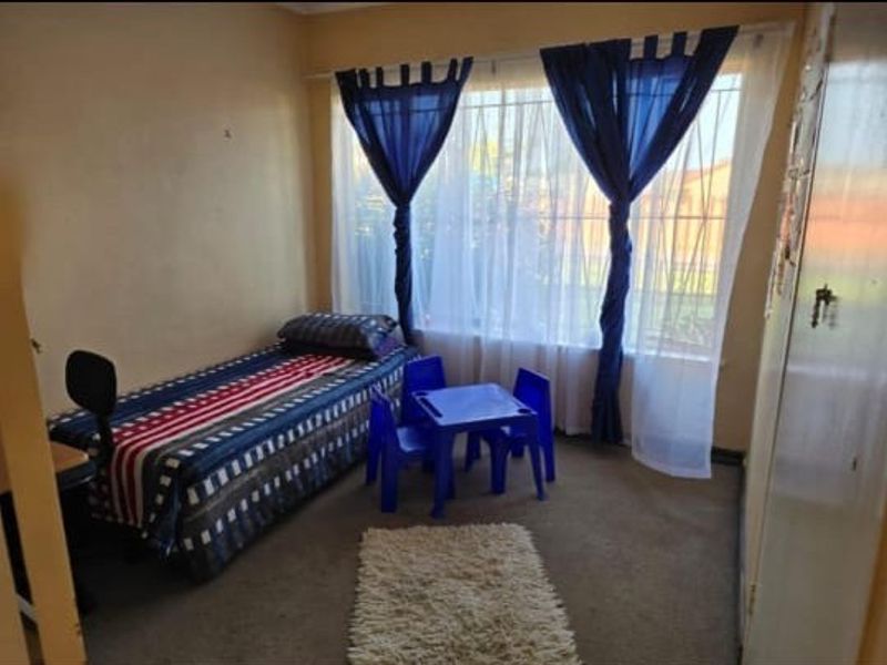 Solid House on a corner stand in Marlands - Photo 9