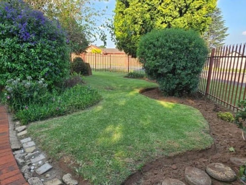 Solid House on a corner stand in Marlands - Photo 8