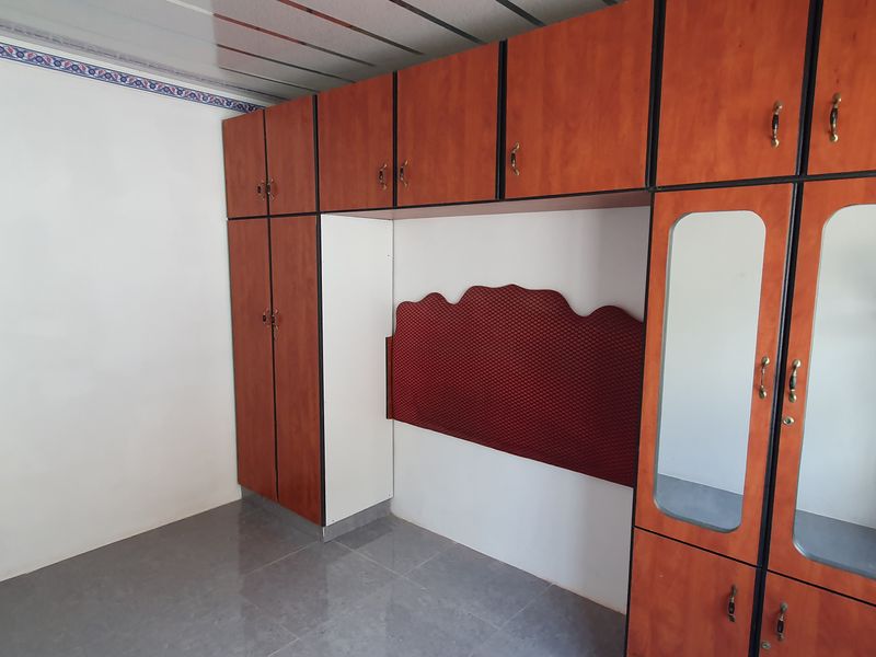 Ideal Family Home And Business Opportunity in Merebank - Photo 10