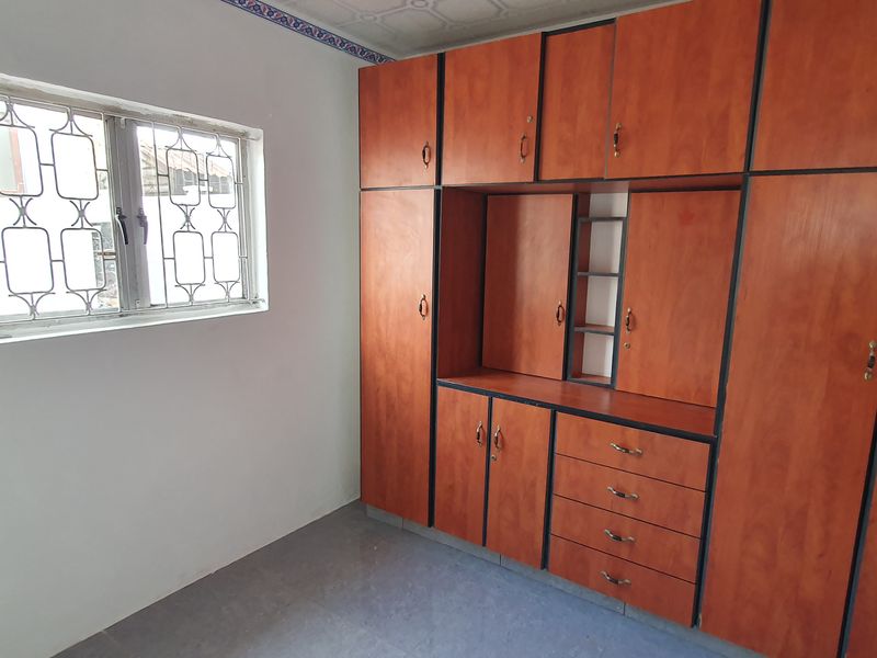 Ideal Family Home And Business Opportunity in Merebank - Photo 9