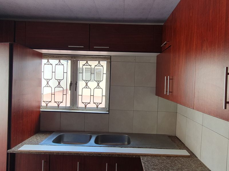 Ideal Family Home And Business Opportunity in Merebank - Photo 7