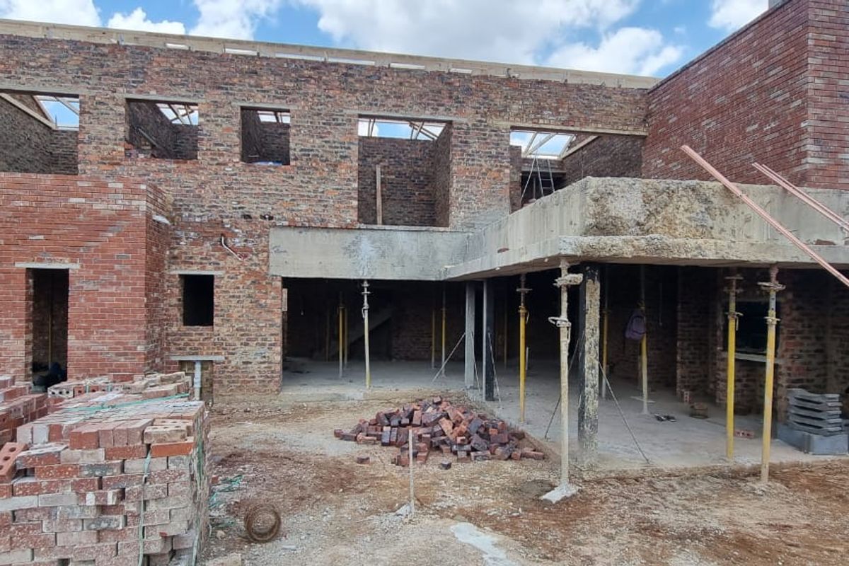 Modern 4-Bedroom Family Home in Fountainbrook Estate - Photo 5