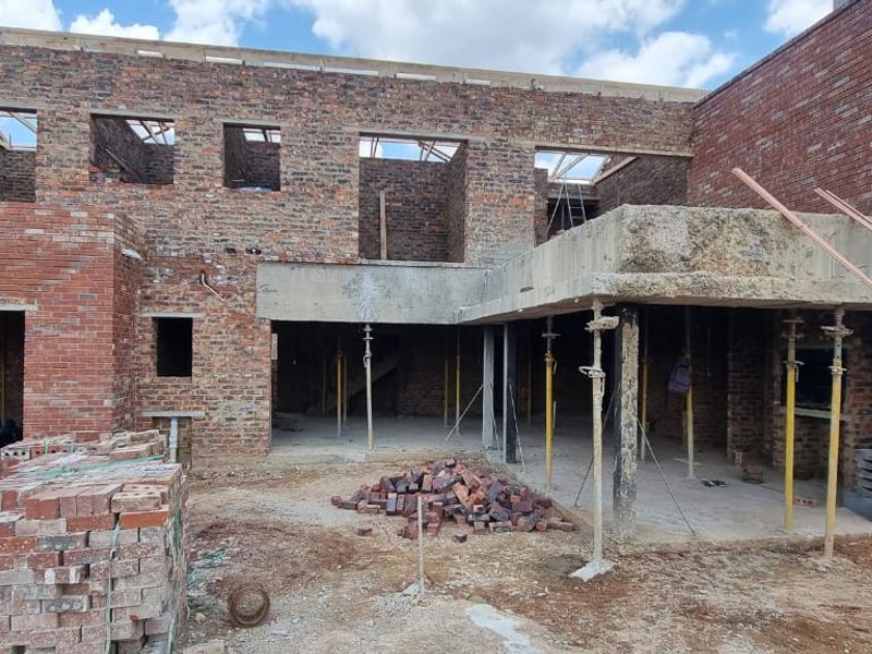 Modern 4-Bedroom Family Home in Fountainbrook Estate - Photo 5