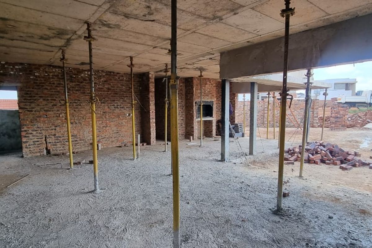 Modern 4-Bedroom Family Home in Fountainbrook Estate - Photo 3