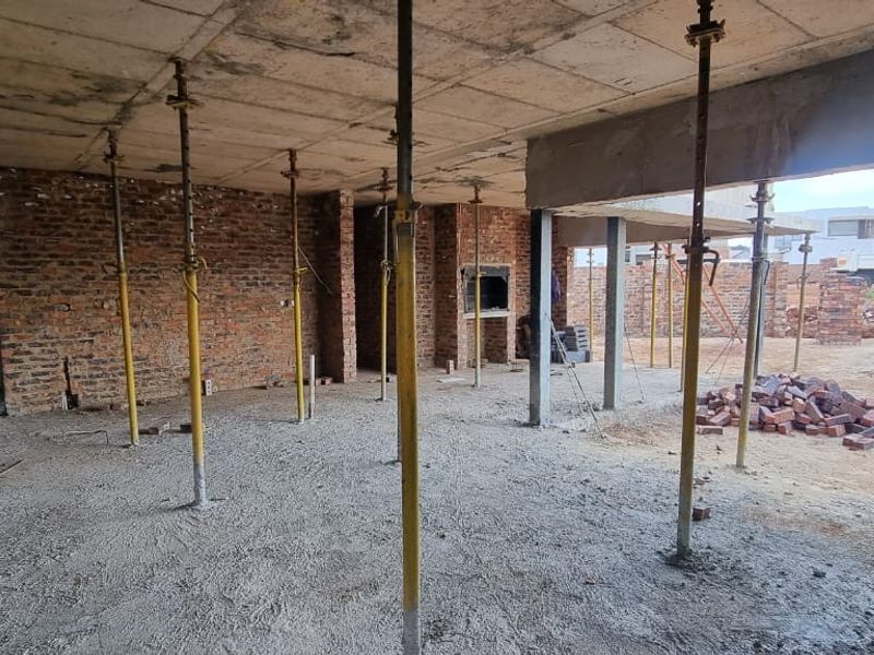 Modern 4-Bedroom Family Home in Fountainbrook Estate - Photo 3