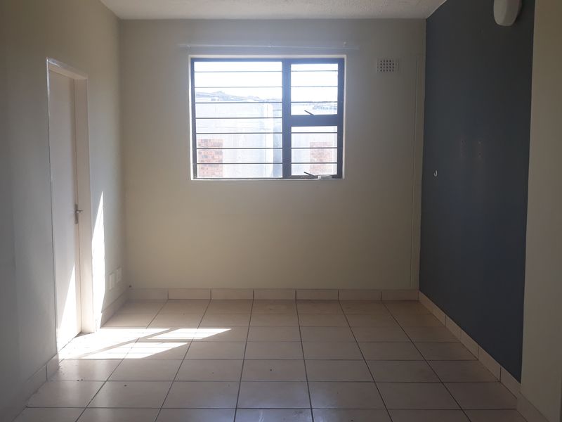 Sectional title Flat For Sale - Photo 4