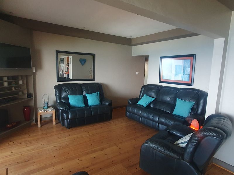 Prime Investment Opportunity In Bluff-Breaker Views And Proven Income Potential - Photo 9