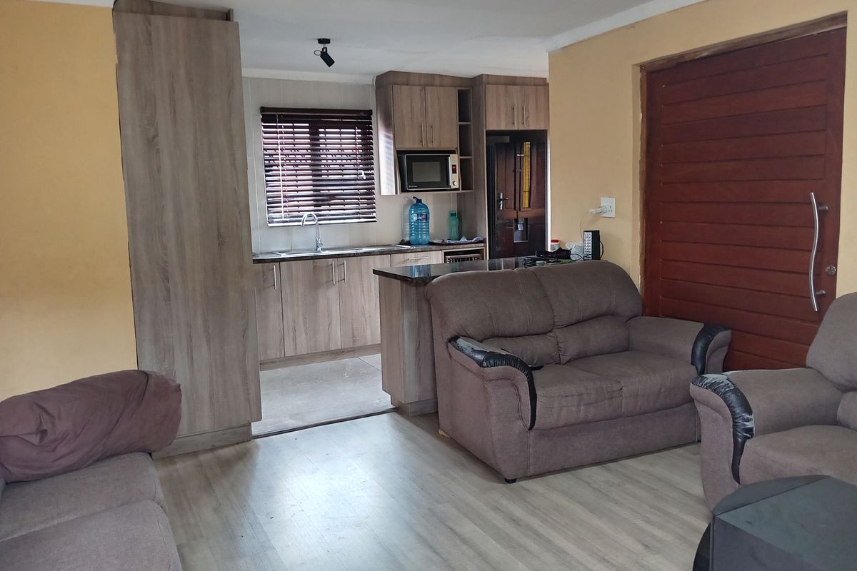 THREE BEDROOM HOUSE FOR SALE IN MOTHERWELL NU 4 - Photo 3