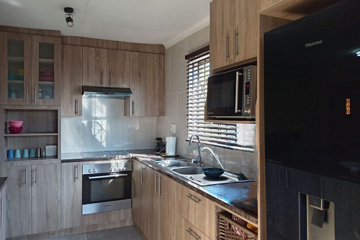 THREE BEDROOM HOUSE FOR SALE IN MOTHERWELL NU 4 - Photo 5