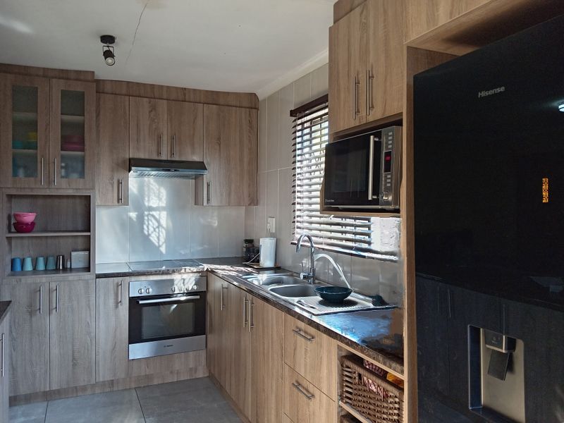 THREE BEDROOM HOUSE FOR SALE IN MOTHERWELL NU 4 - Photo 5