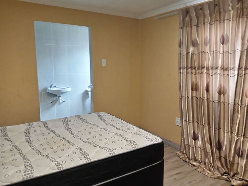 THREE BEDROOM HOUSE FOR SALE IN MOTHERWELL NU 4 - Photo 9