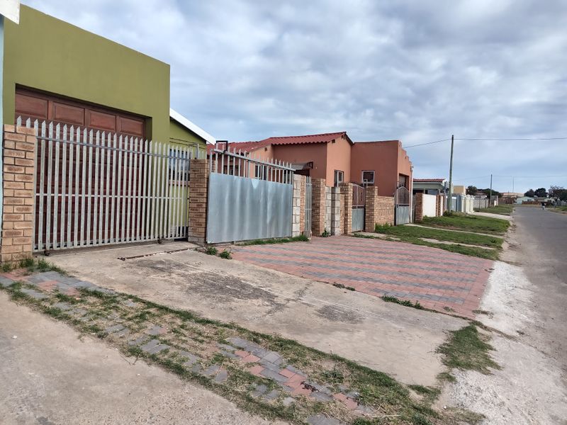 THREE BEDROOM HOUSE FOR SALE IN MOTHERWELL NU 4 - Photo 2