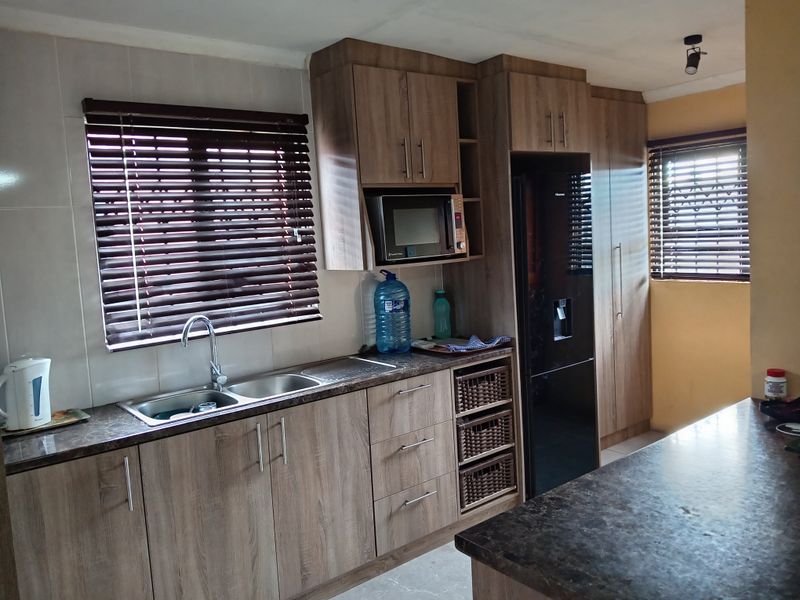 THREE BEDROOM HOUSE FOR SALE IN MOTHERWELL NU 4 - Photo 4