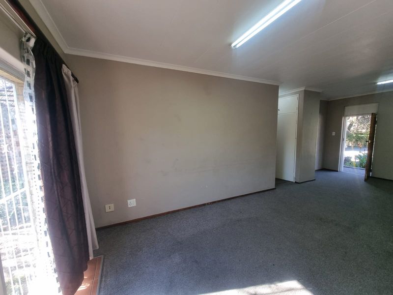 Well-Priced Flat in Prime Location – Secunda - Photo 2
