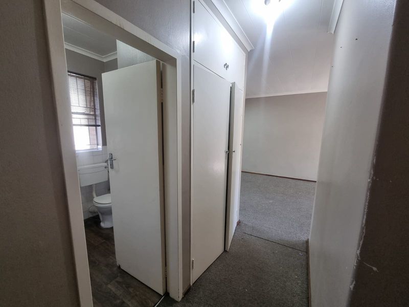 Well-Priced Flat in Prime Location – Secunda - Photo 3