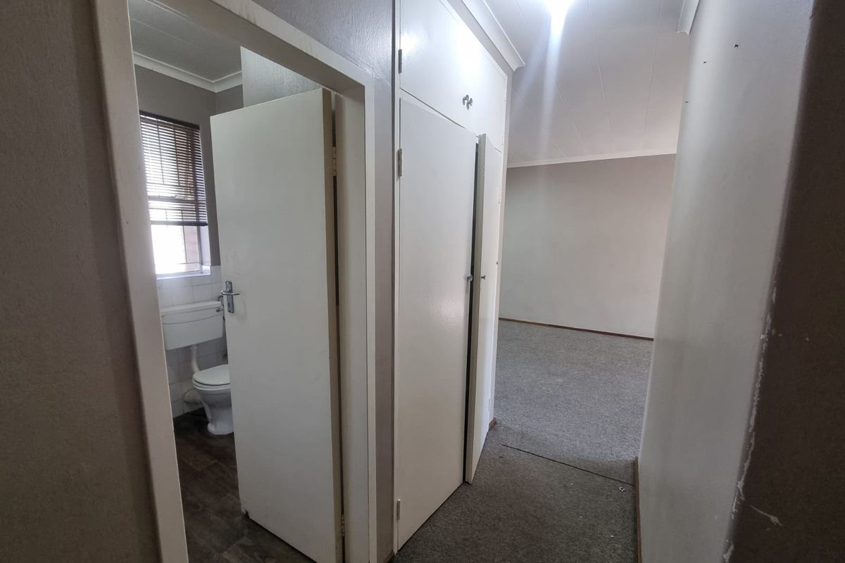 Well-Priced Flat in Prime Location – Secunda - Photo 3