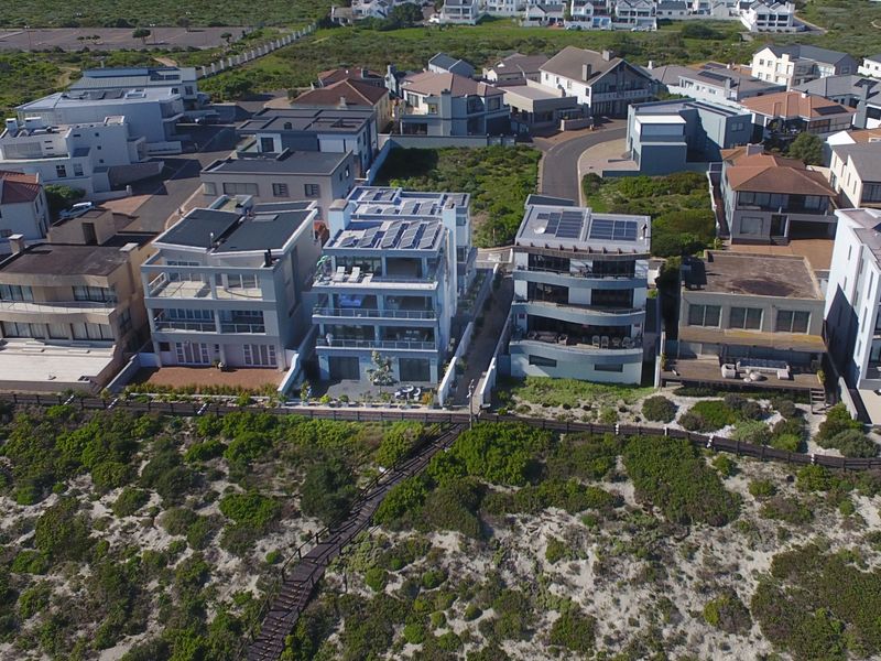 Large 4 level beachfront home - Photo 8