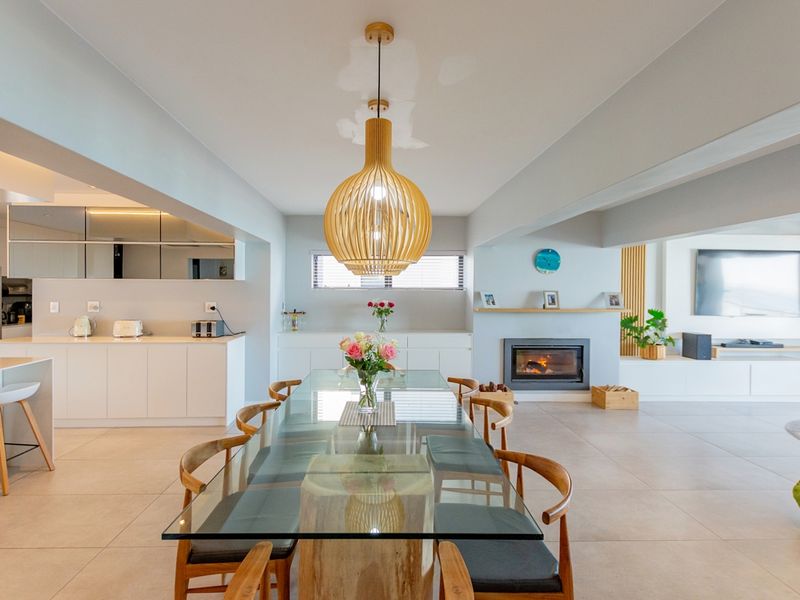 Large 4 level beachfront home - Photo 6