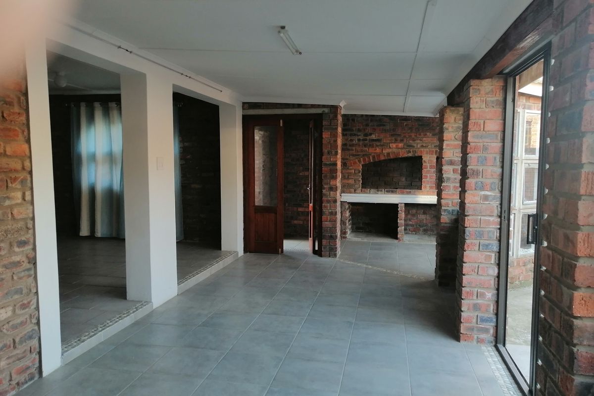 Neat lock up and go holiday home - Photo 4