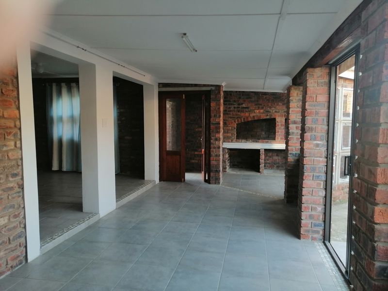 Neat lock up and go holiday home - Photo 4