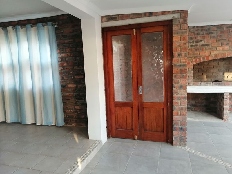 Neat lock up and go holiday home - Photo 8