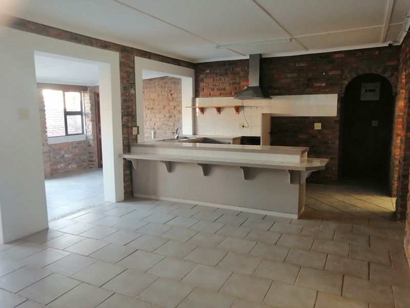 Neat lock up and go holiday home - Photo 3