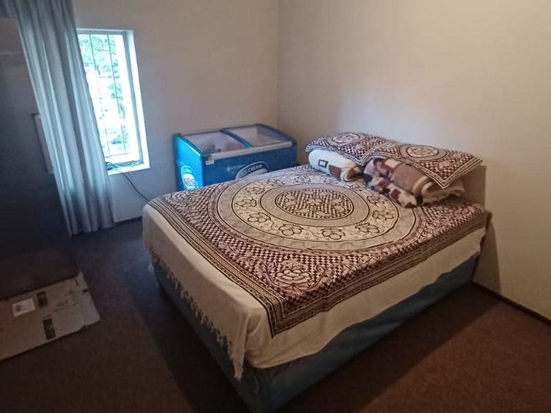 Well-Priced Ground Floor Unit with Private Courtyard – Great Value! - Photo 3