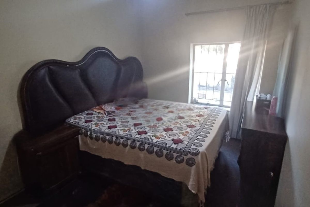 Well-Priced Ground Floor Unit with Private Courtyard – Great Value! - Photo 5