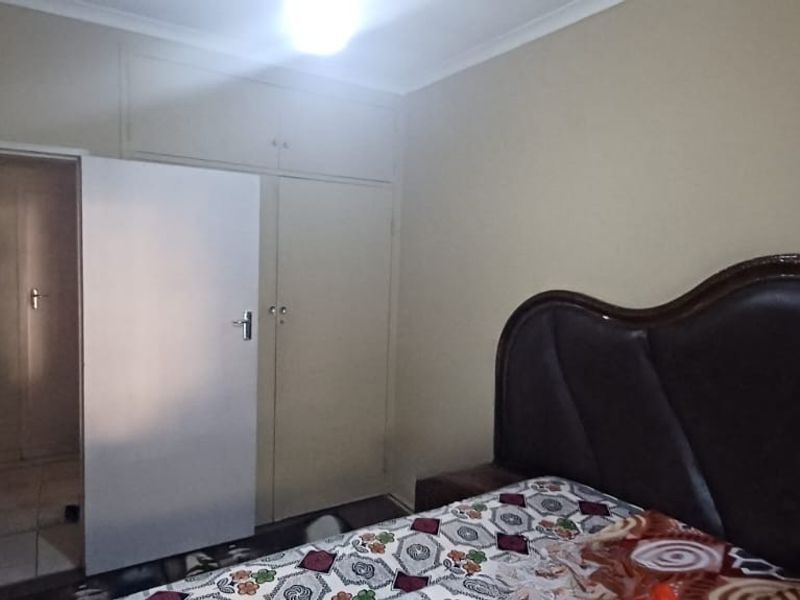 Well-Priced Ground Floor Unit with Private Courtyard – Great Value! - Photo 8