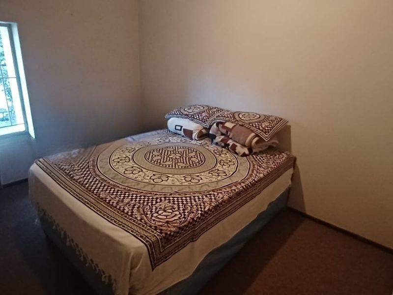 Well-Priced Ground Floor Unit with Private Courtyard – Great Value! - Photo 7