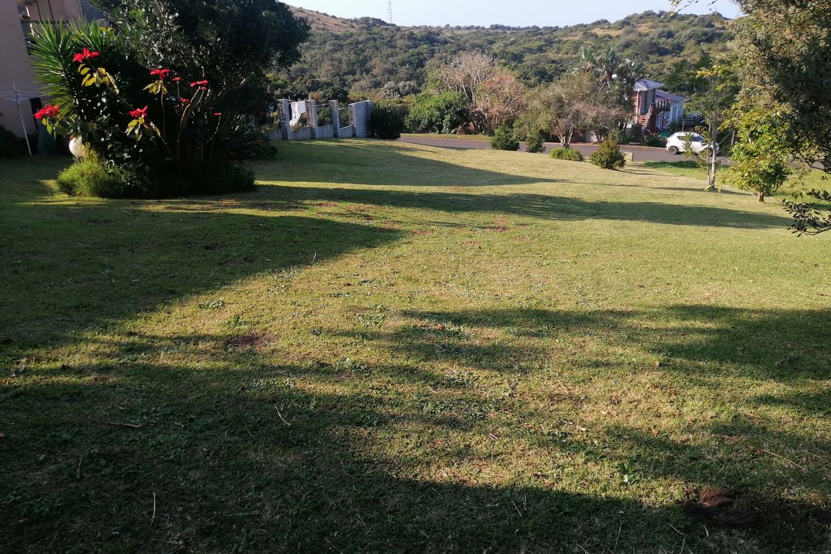 Large vacant land in Kaysers Beach - Photo 2