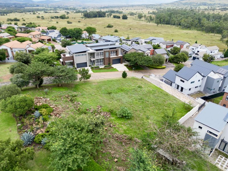 Prime Vacant Land with Stunning Views & Greenbelt Frontage - Photo 8