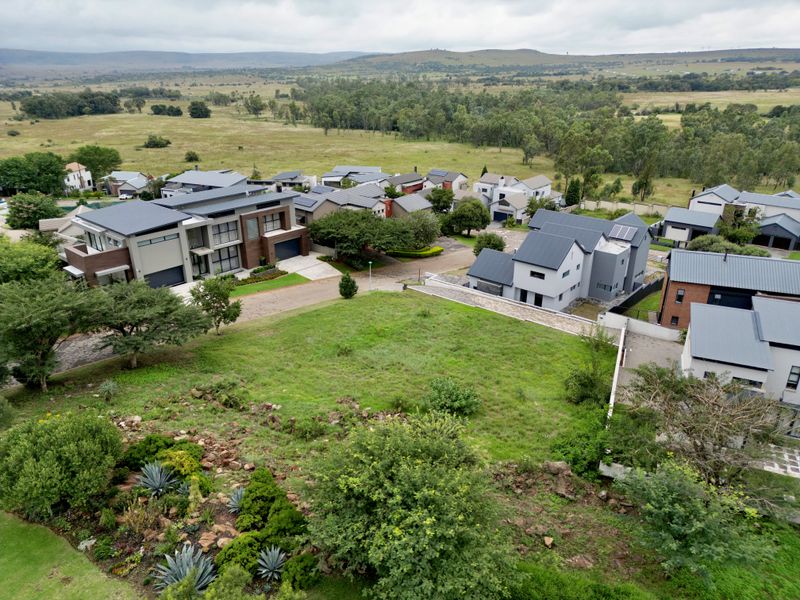 Prime Vacant Land with Stunning Views & Greenbelt Frontage - Photo 7