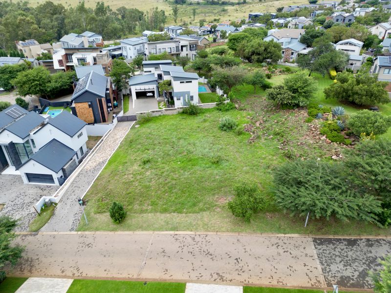 Prime Vacant Land with Stunning Views & Greenbelt Frontage - Photo 3