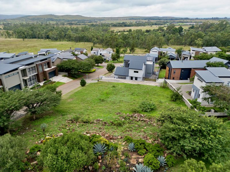 Prime Vacant Land with Stunning Views & Greenbelt Frontage - Photo 6