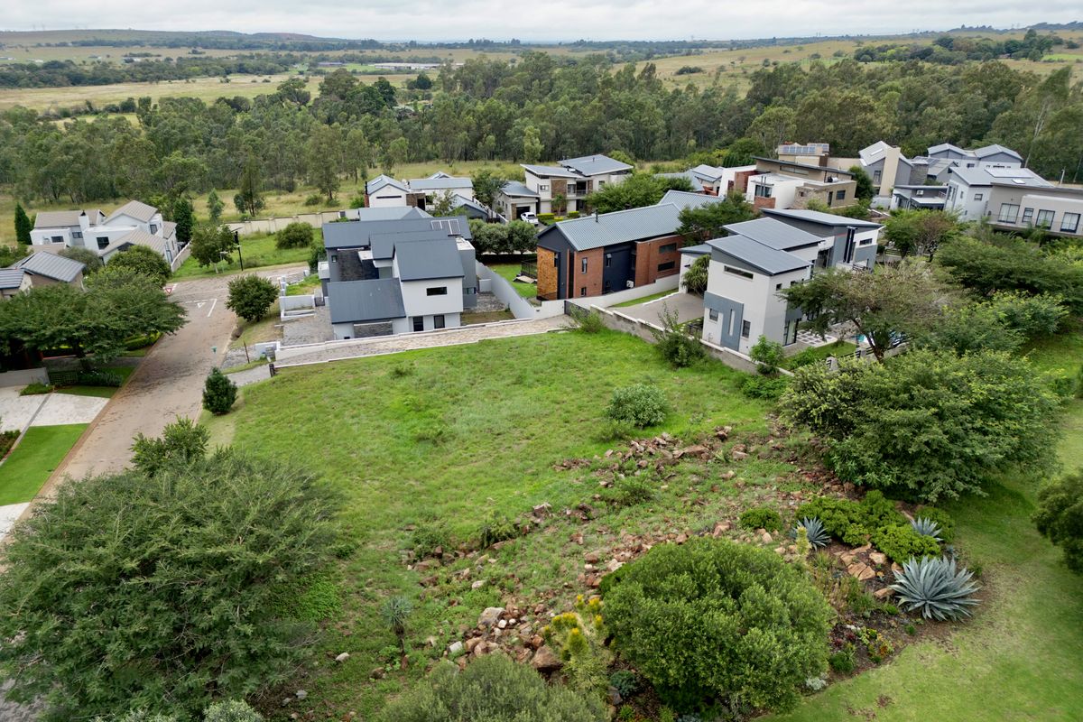 Prime Vacant Land with Stunning Views & Greenbelt Frontage - Photo 5