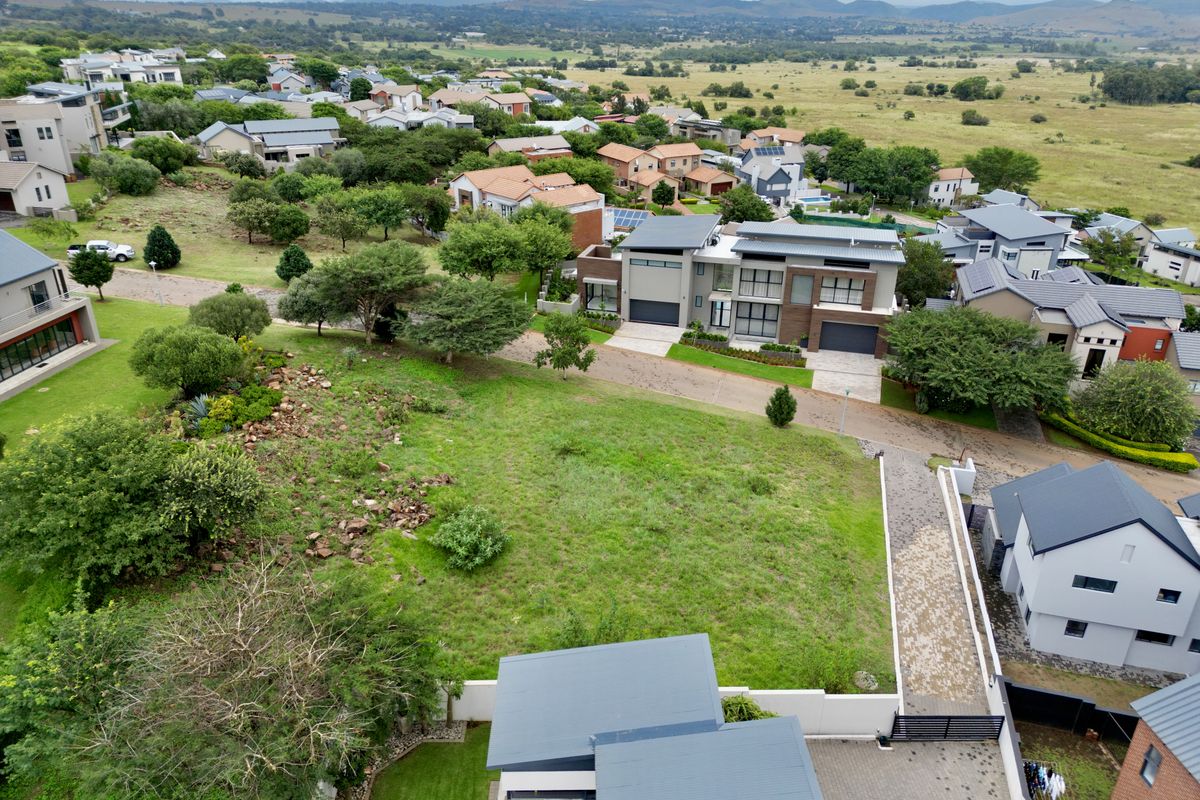 Prime Vacant Land with Stunning Views & Greenbelt Frontage - Photo 4